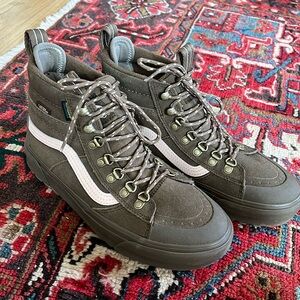 Vans sk8 hi hydro guard ultra Cush army green size 8 women’s or size 6 boys